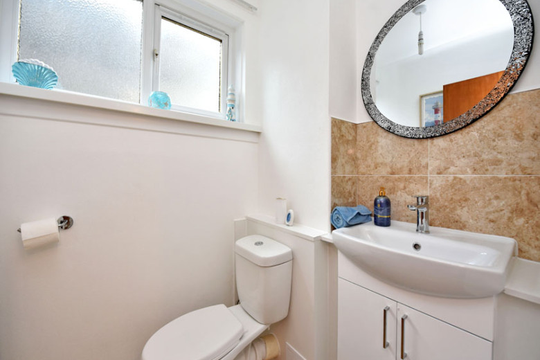 41 Baillieswells Crescent, Bieldside, Aberdeen, AB15 9BD Mackinnons