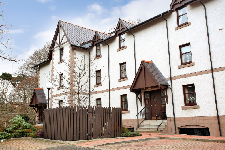 10 Denhead, Kirk Brae, Cults, AB15 9QT Mackinnons Solicitors