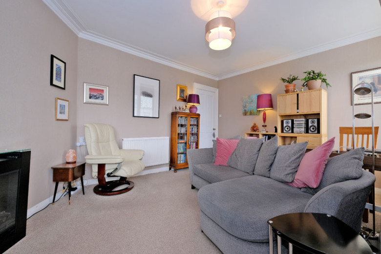 18 Great Western Road, Aberdeen, AB10 6PY Mackinnons Solicitors