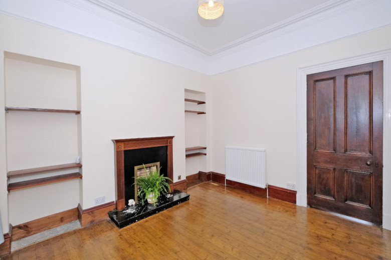 106 Leslie Terrace, Aberdeen, AB25 3XD Mackinnons Solicitors