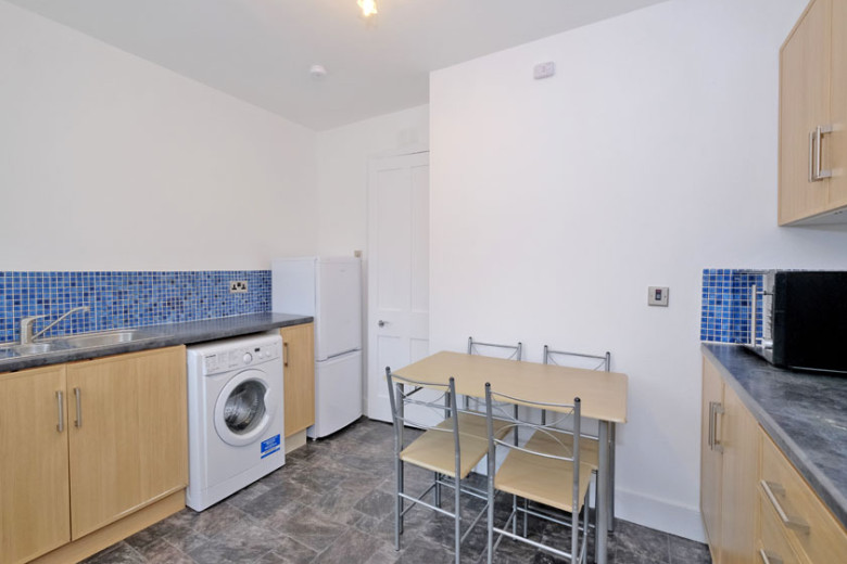 106 Leslie Terrace, Aberdeen, AB25 3XD Mackinnons Solicitors